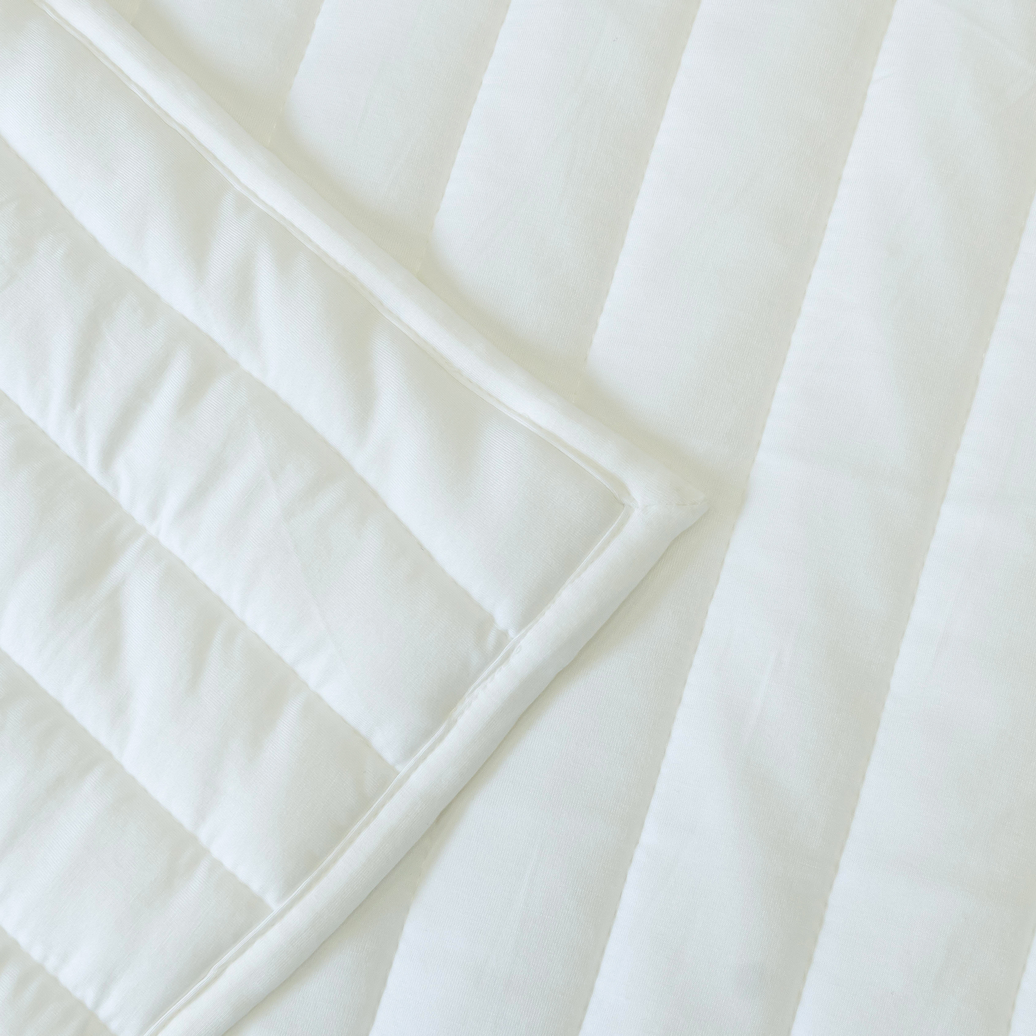 White - Organic Bamboo Jersey Quilt Set